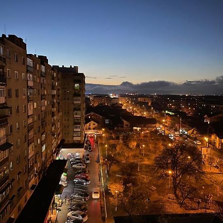 Târgu JiuScandinavian Houseアパートメント エクステリア 写真